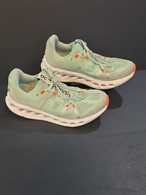 On Running CloudSurfer Mint/White Women's Running Shoes Size 9